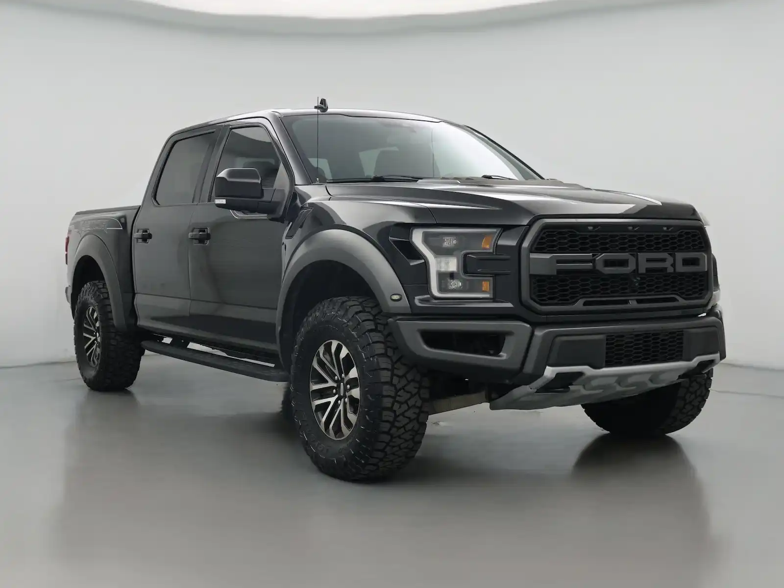 2020 Ford F-150 Raptor 4WD SuperCrew 5-1/2' Box's photo
