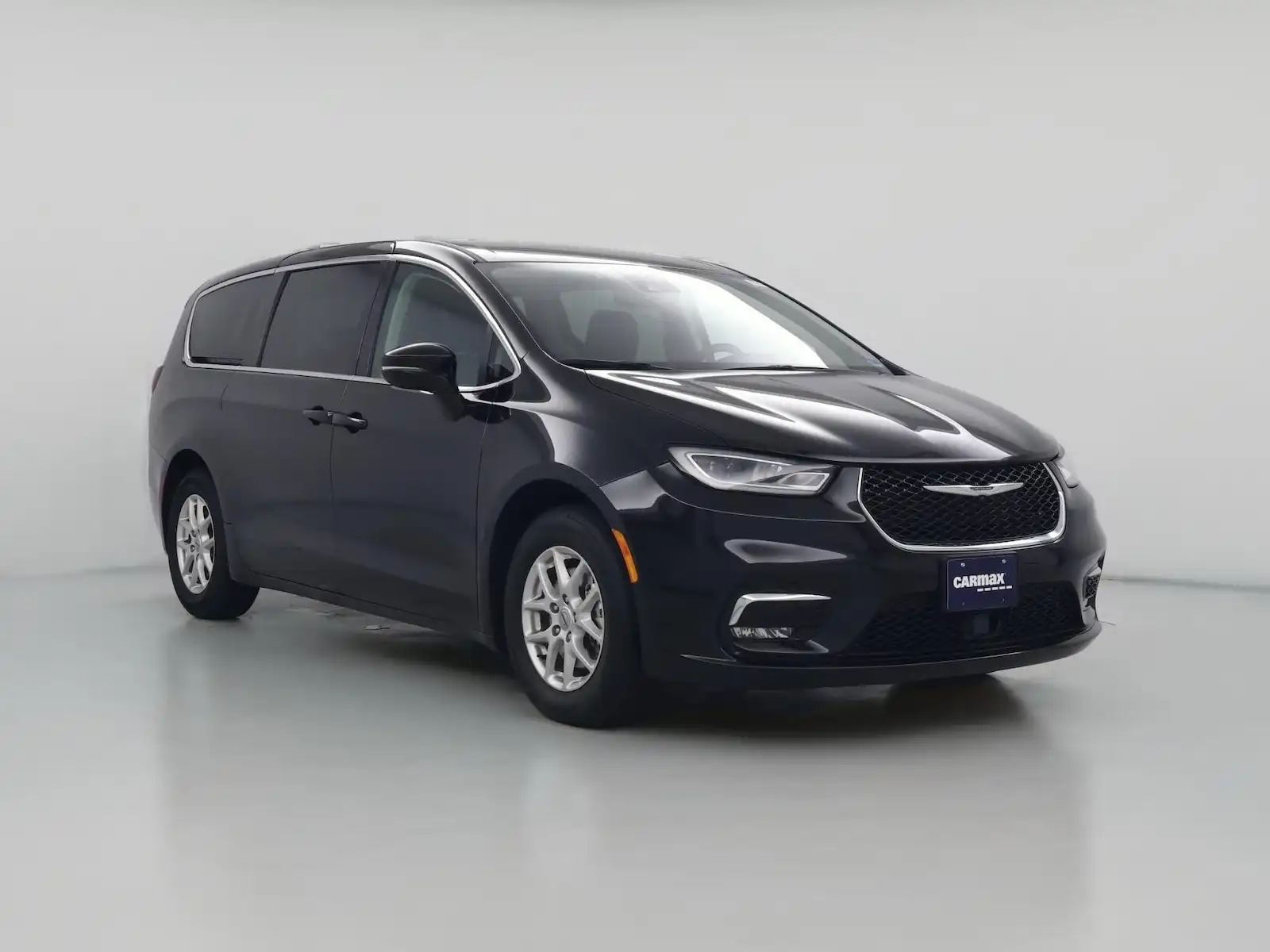 2024 Chrysler Pacifica Touring L's photo