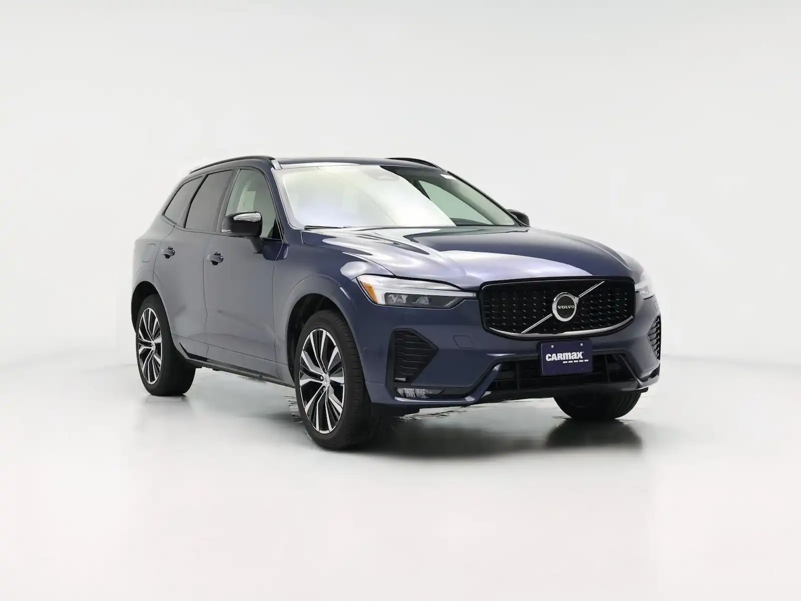 2025 Volvo XC60 B5 Plus Dark AWD's photo