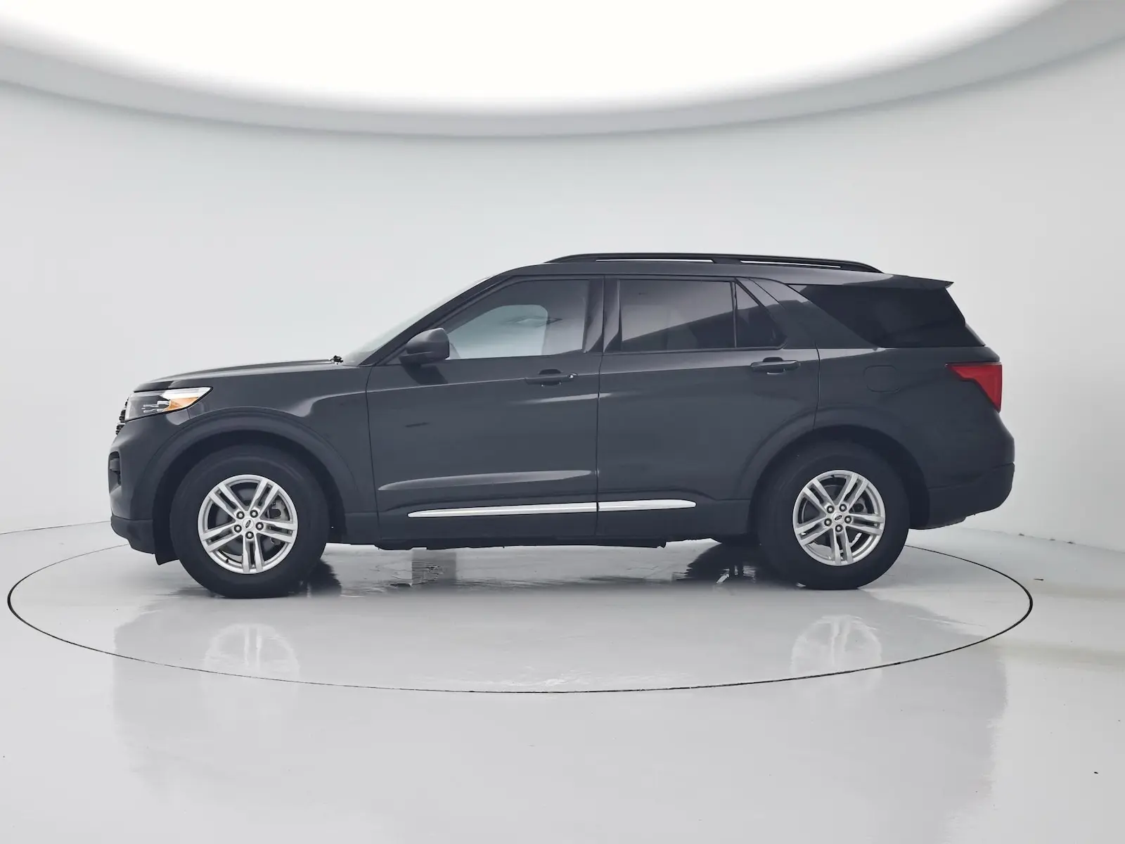 2023 Ford Explorer XLT RWD photo 4