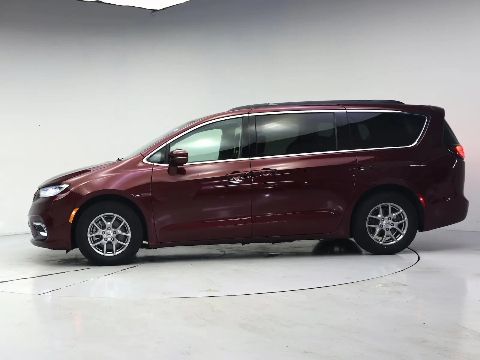 2021 Chrysler Pacifica Touring photo 4