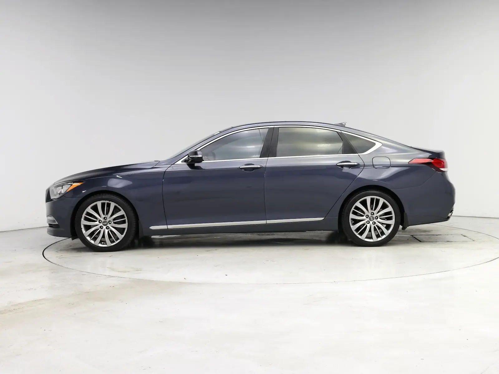 2017 Genesis G80 5.0 Ultimate RWD photo 4