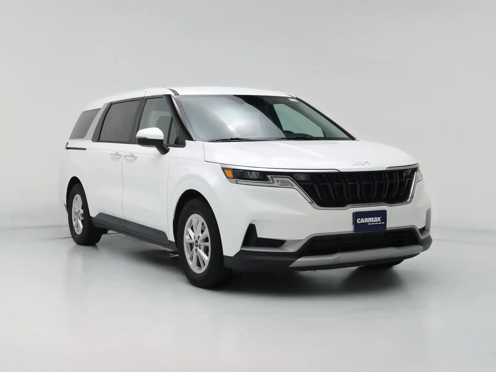2024 Kia Sedona LX's photo