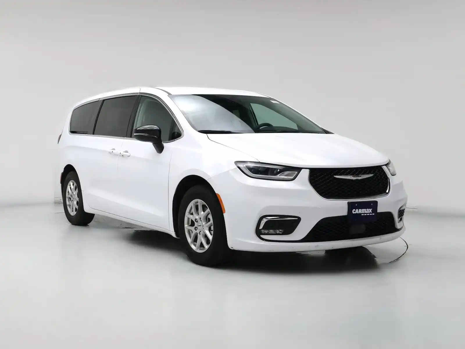 2024 Chrysler Pacifica Touring L's photo