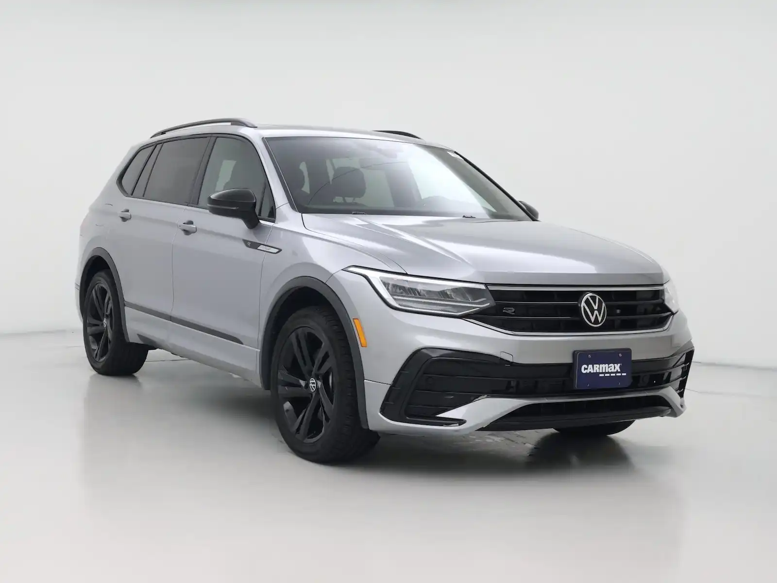 2023 Volkswagen Tiguan 2.0T SE R-Line Black's photo