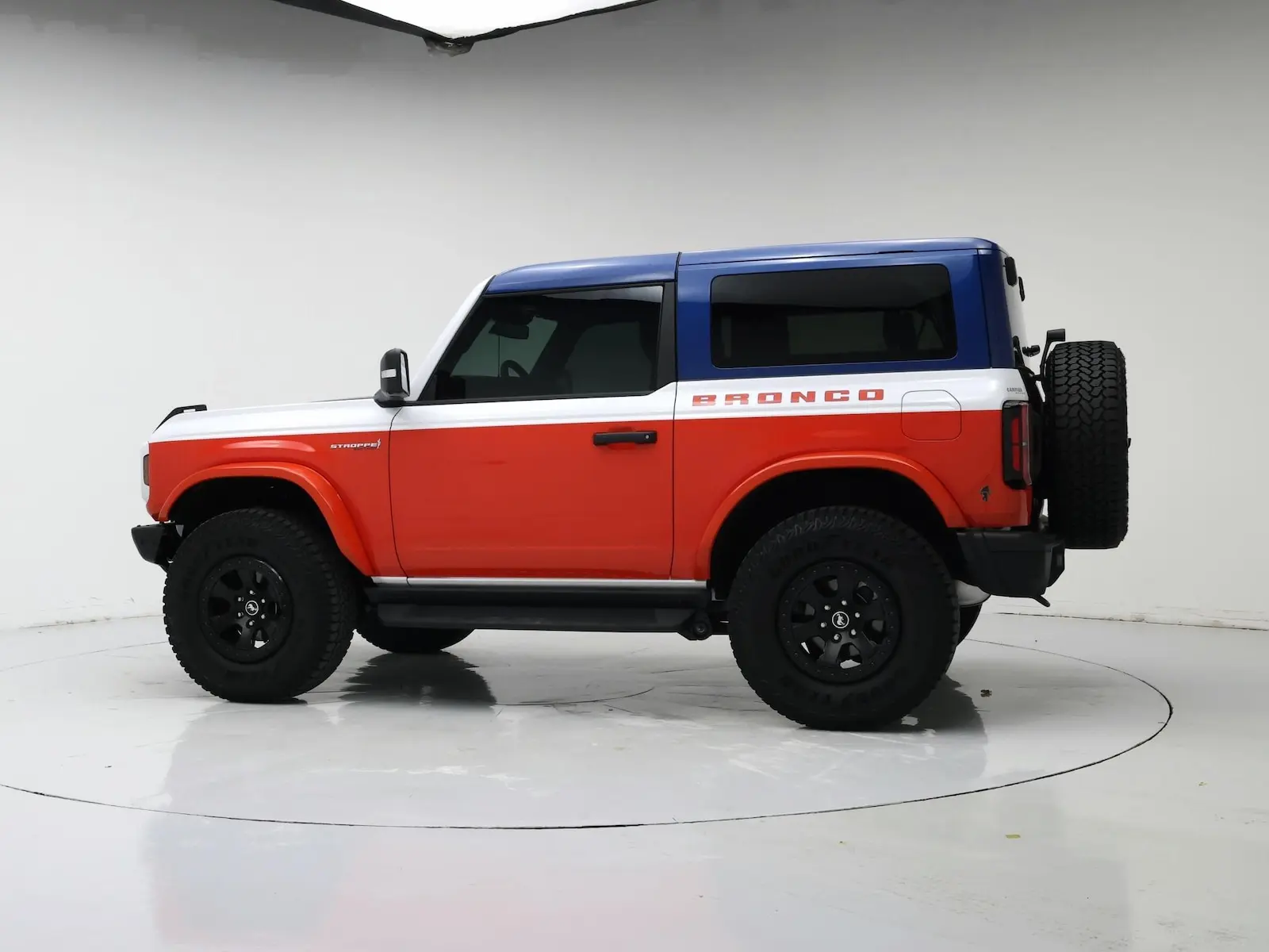 2025 Ford Bronco 4WD Stroppe photo 3