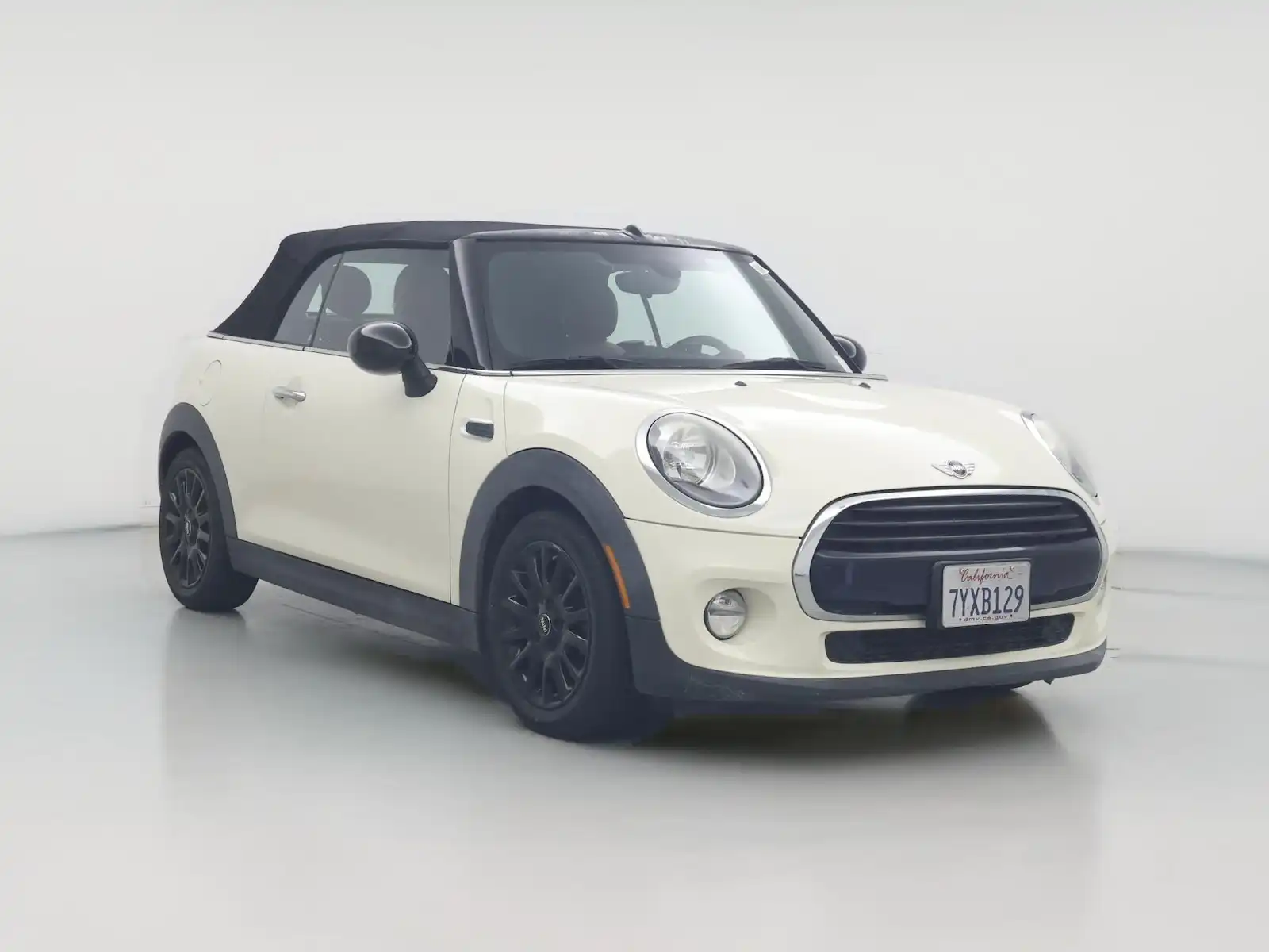 2017 MINI Cooper Convertible's photo