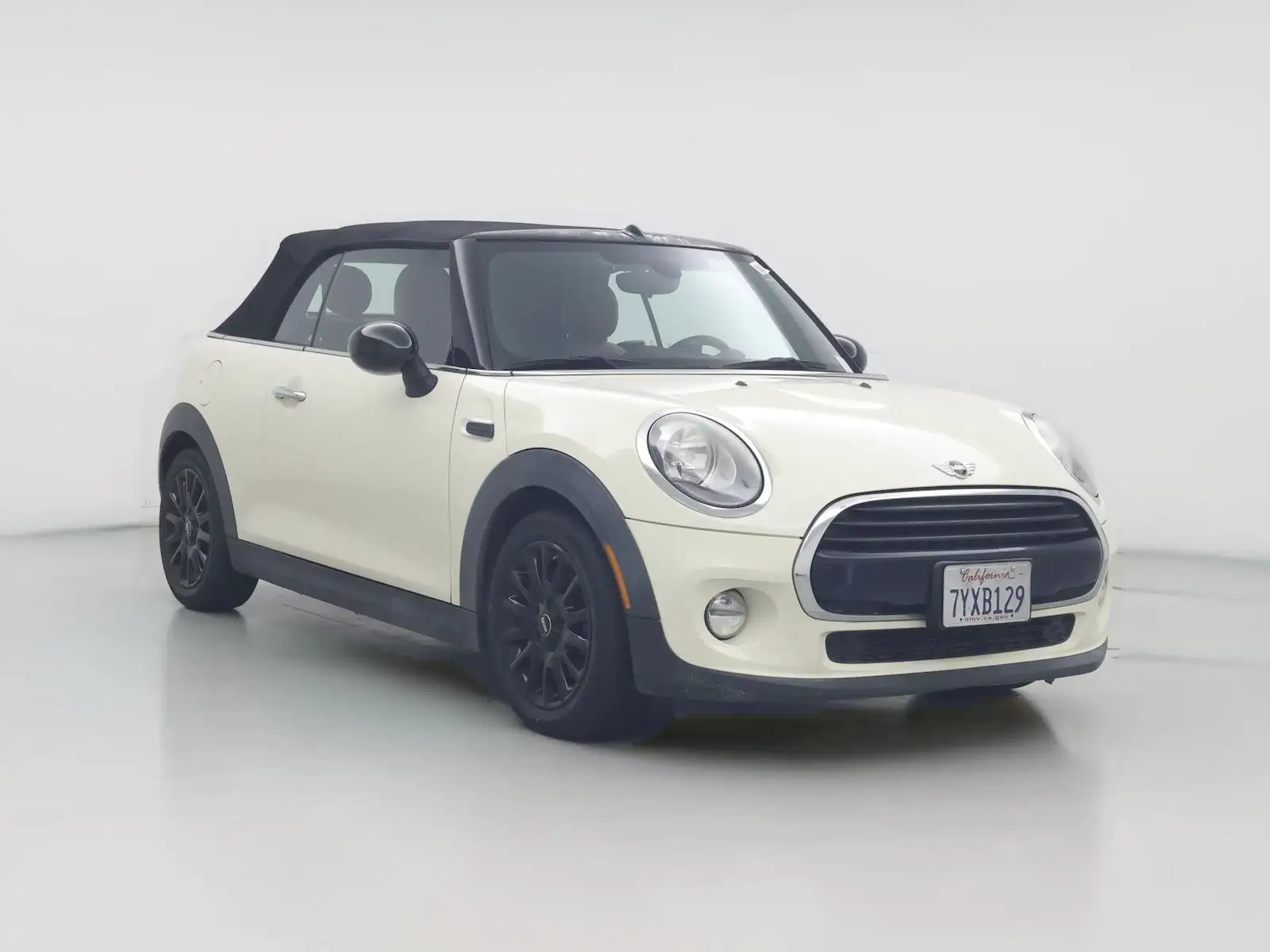 2017 MINI Cooper Convertible's photo