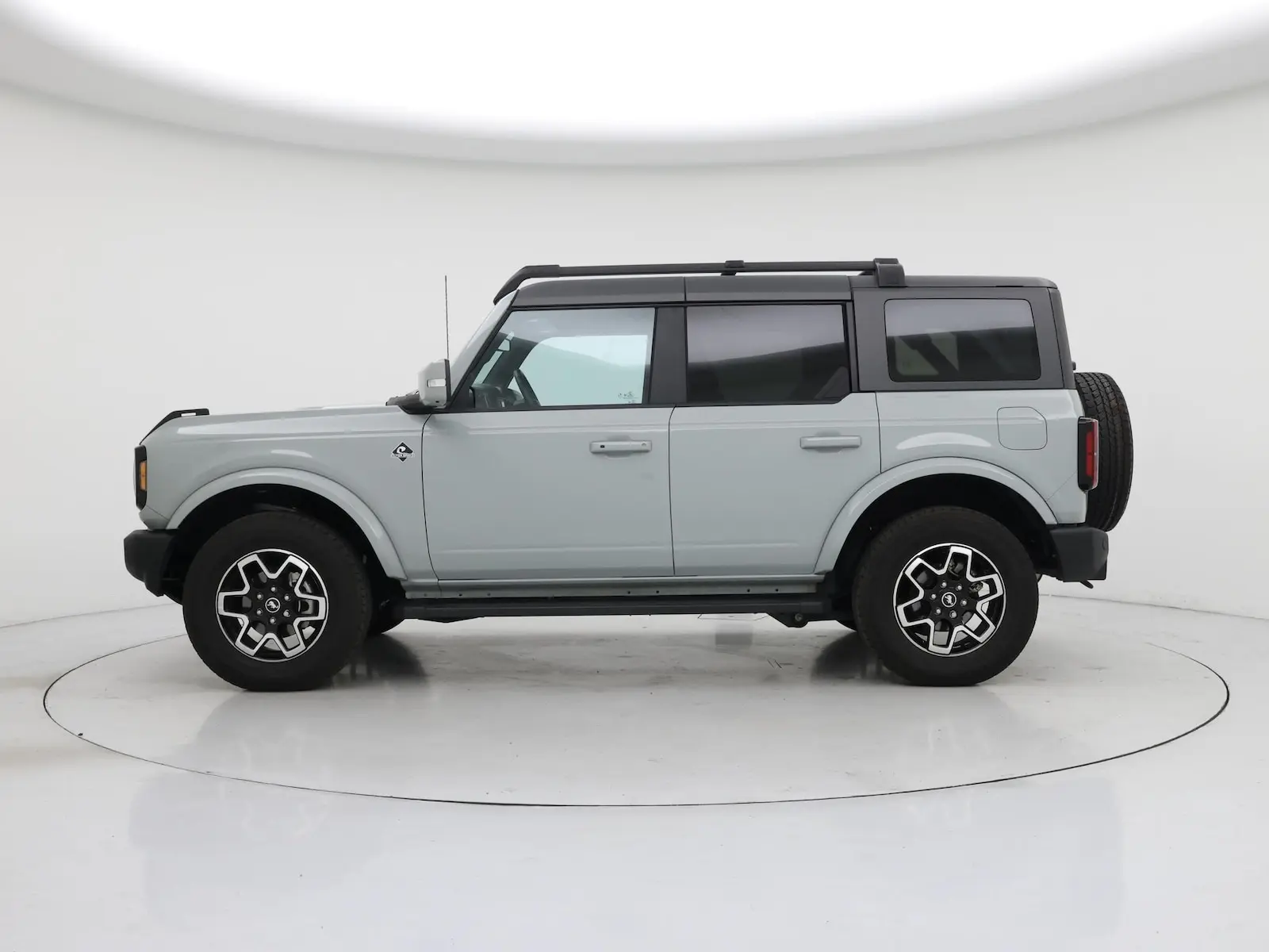 2023 Ford Bronco Outer Banks 4WD photo 4
