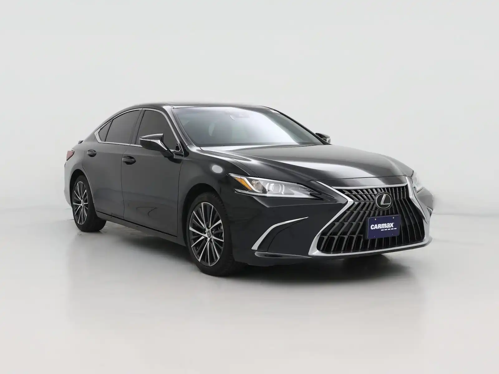 2023 Lexus ES 300h 300h's photo
