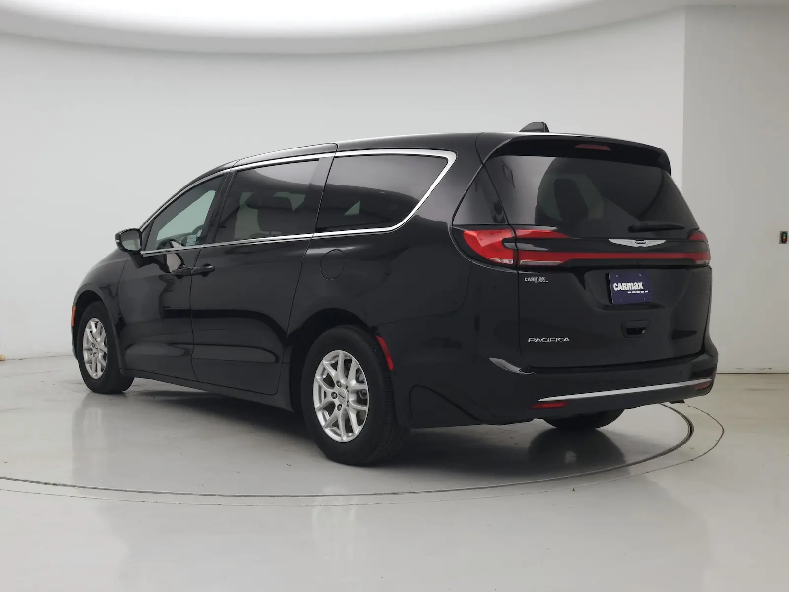 2025 Chrysler Pacifica Select photo 3