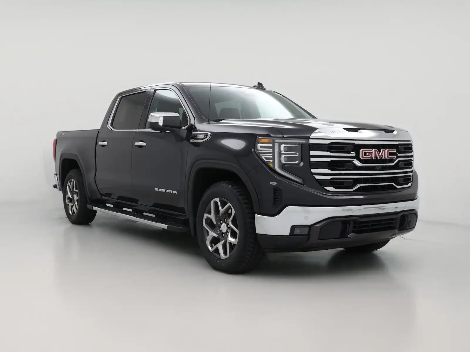 2023 GMC Sierra SLT 4WD Crew Cab Short Box's photo