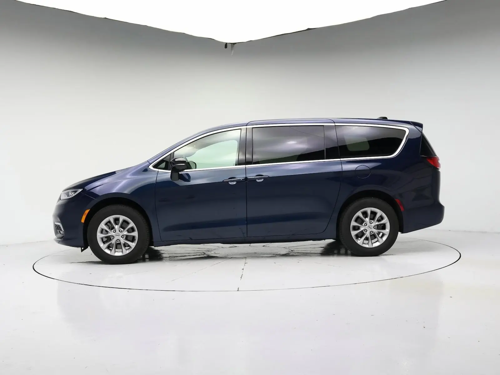 2025 Chrysler Pacifica Select AWD photo 4