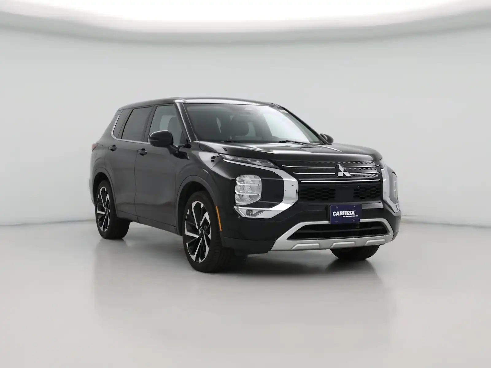 2023 Mitsubishi Outlander SE FWD's photo
