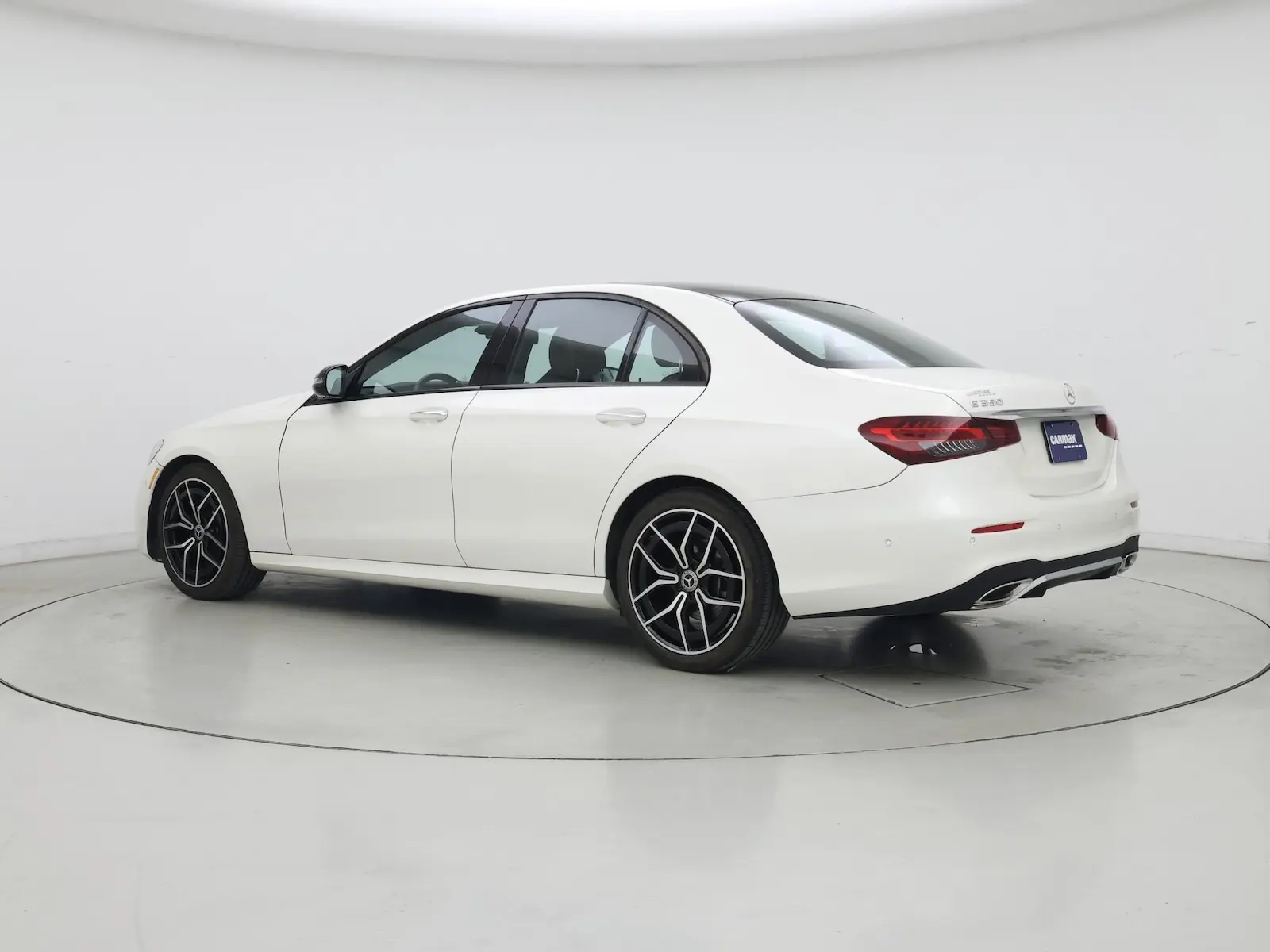 2022 Mercedes-Benz E-Class E350 photo 3