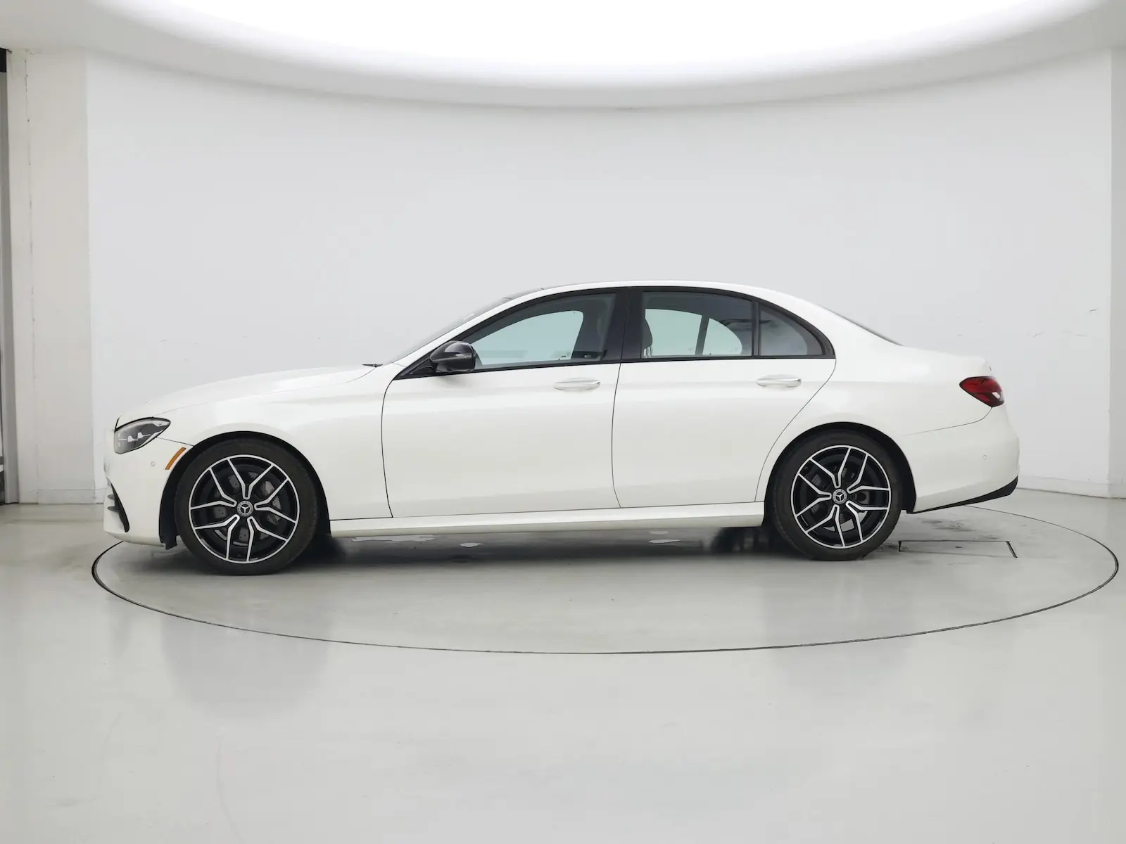 2022 Mercedes-Benz E-Class E350 photo 4