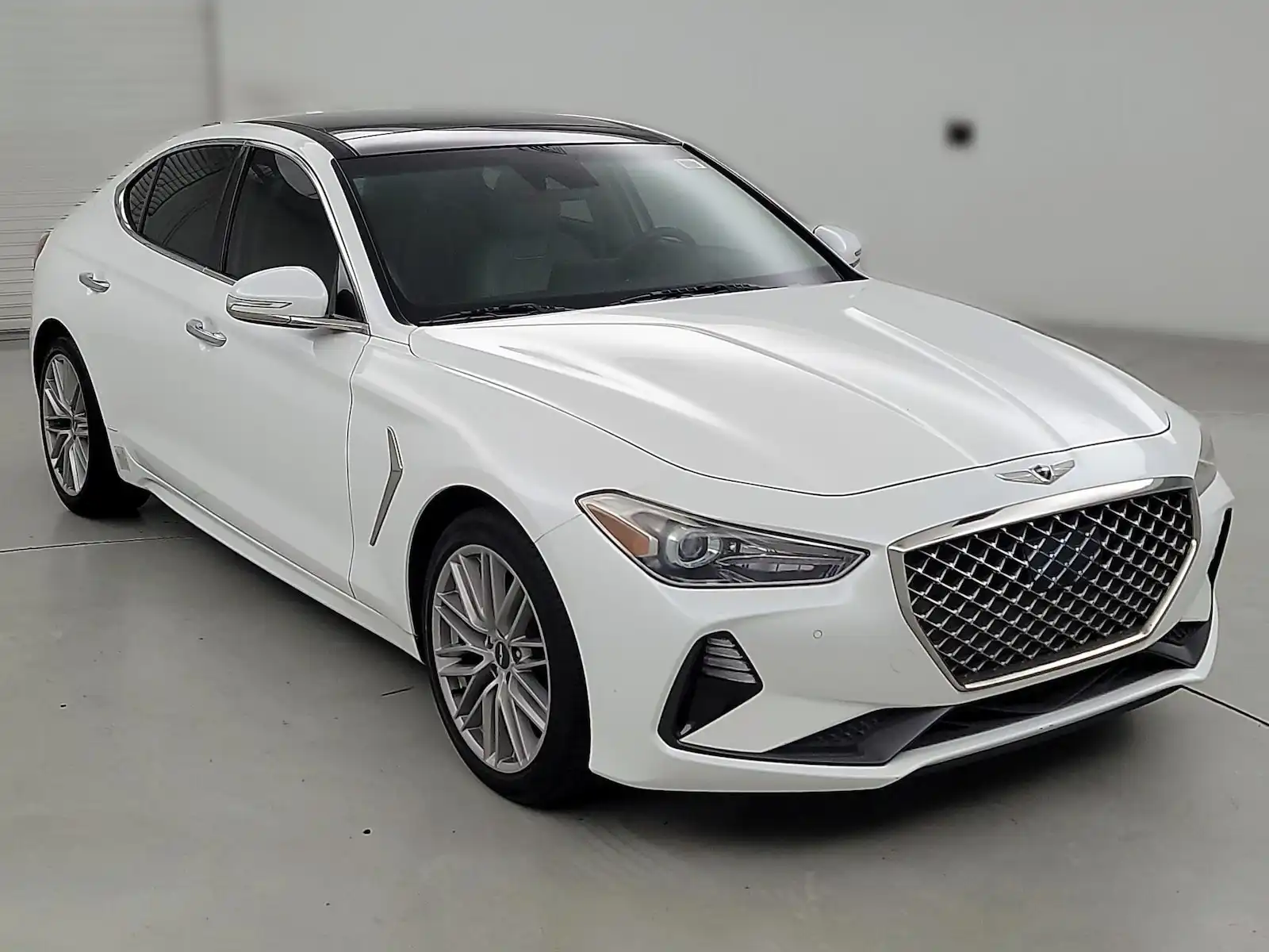 2020 Genesis G70 2.0T Standard's photo