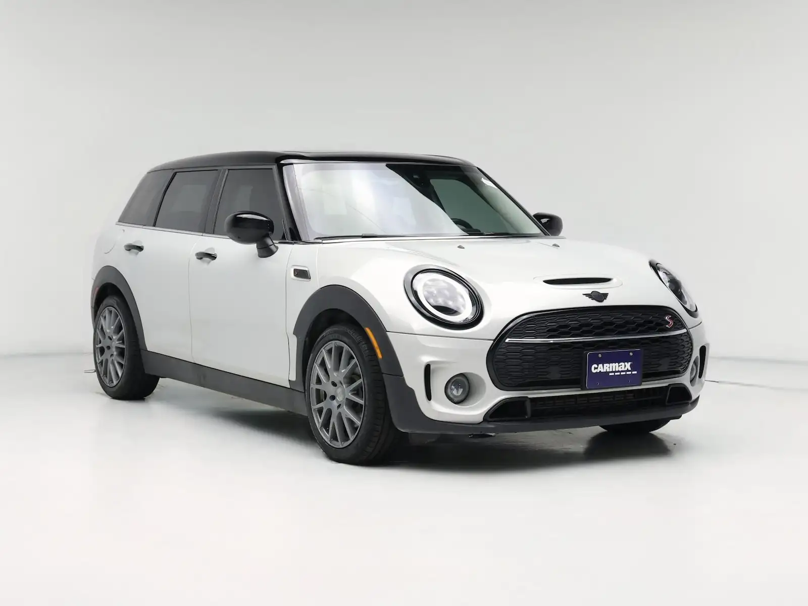 2022 MINI Clubman Cooper S's photo