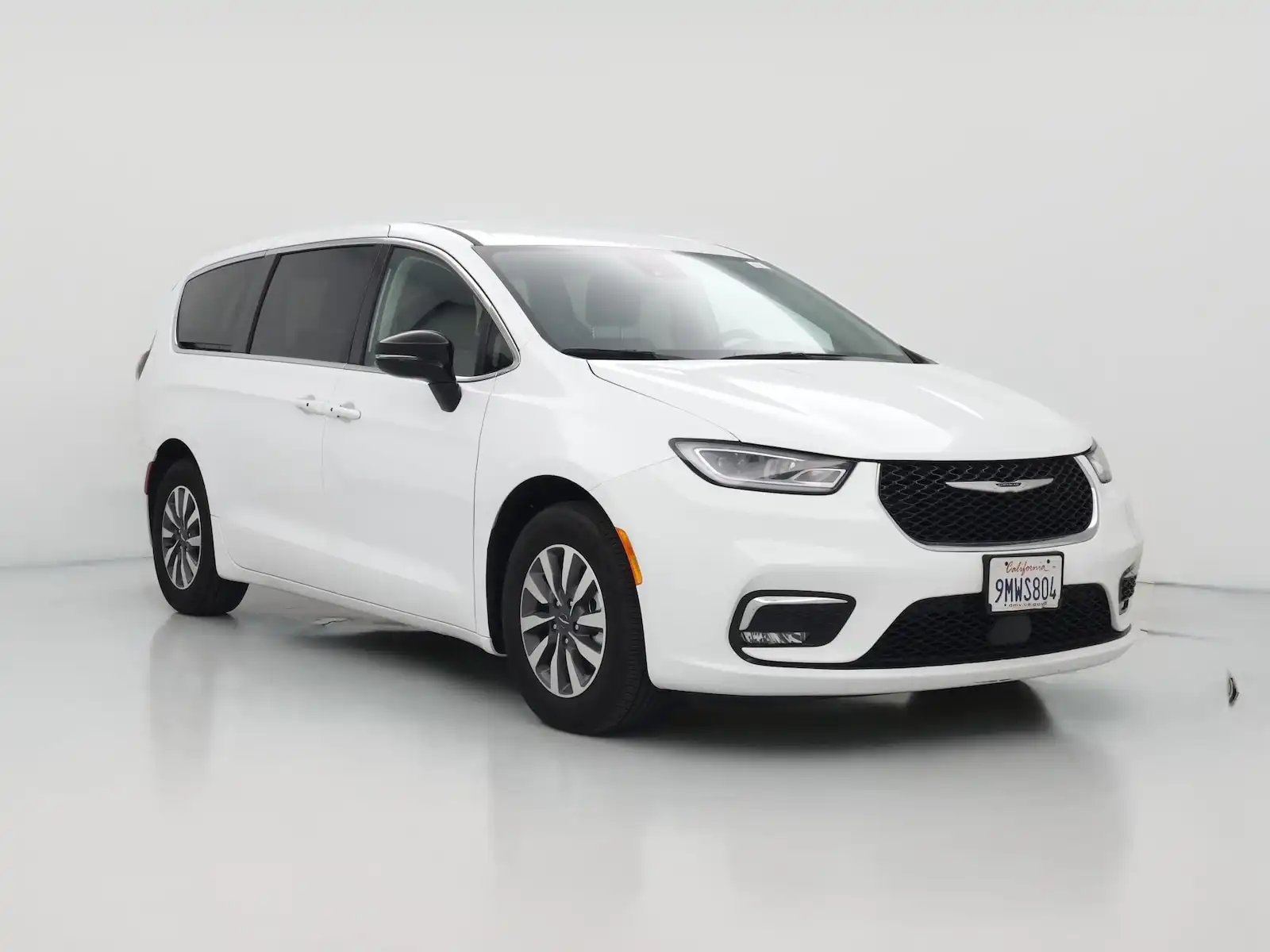 2024 Chrysler Pacifica Hybrid PHEV Select's photo