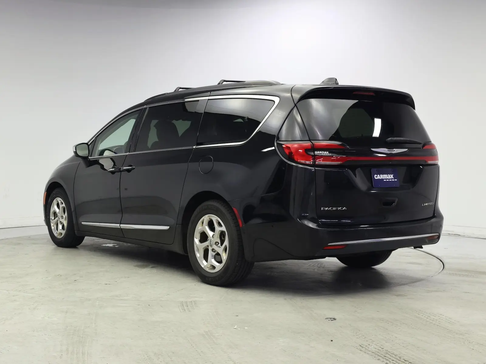 2022 Chrysler Pacifica Limited photo 3