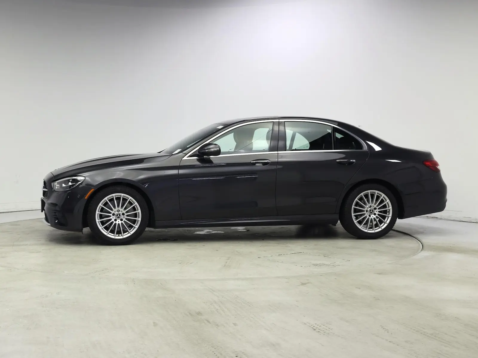 2022 Mercedes-Benz E-Class E350 photo 4