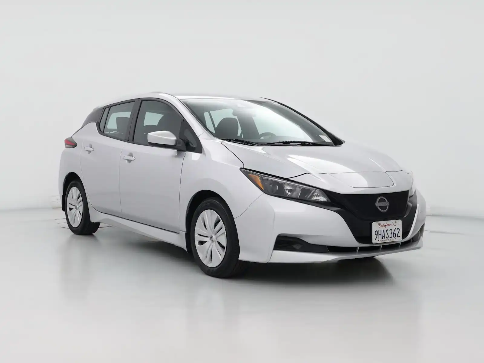 2023 Nissan Leaf S's photo