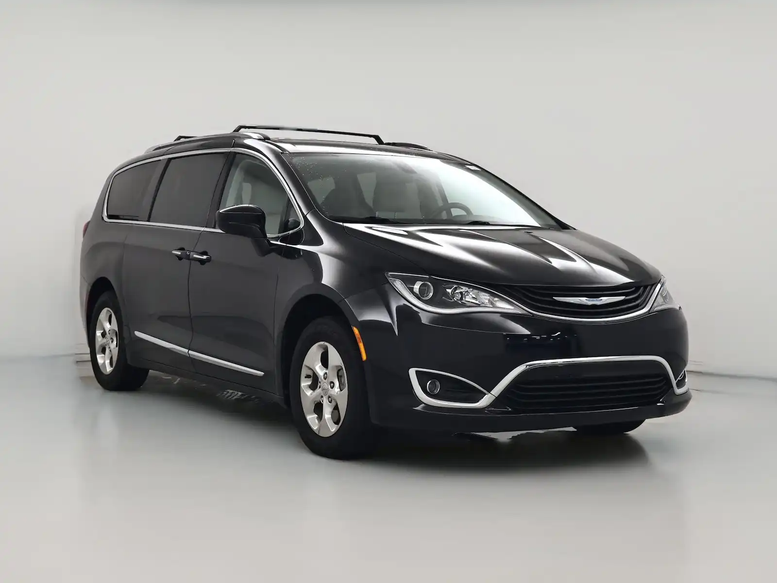 2018 Chrysler Pacifica Hybrid Touring L's photo