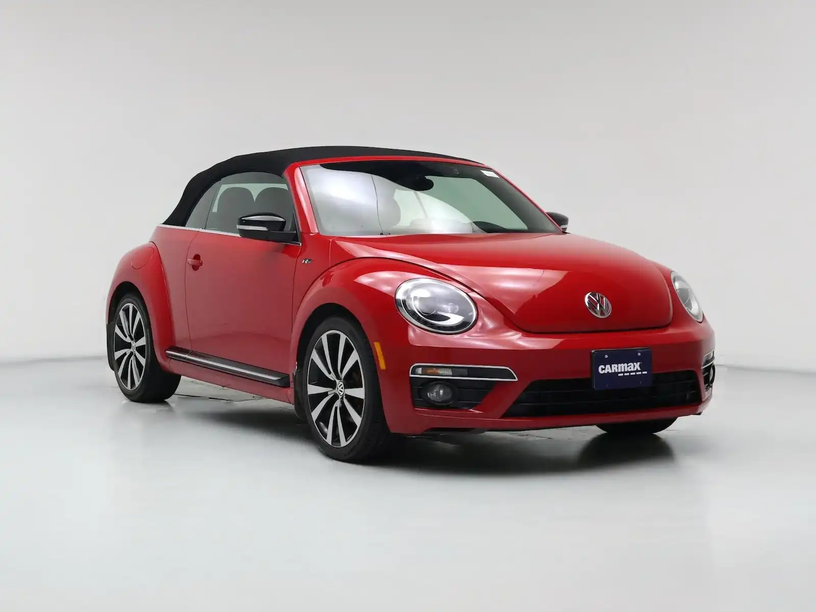 2014 Volkswagen Beetle 2.0T R-Line Convertible. PZEV's photo