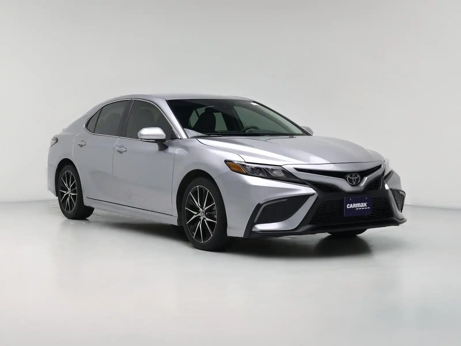 2024 Toyota Camry SE's photo