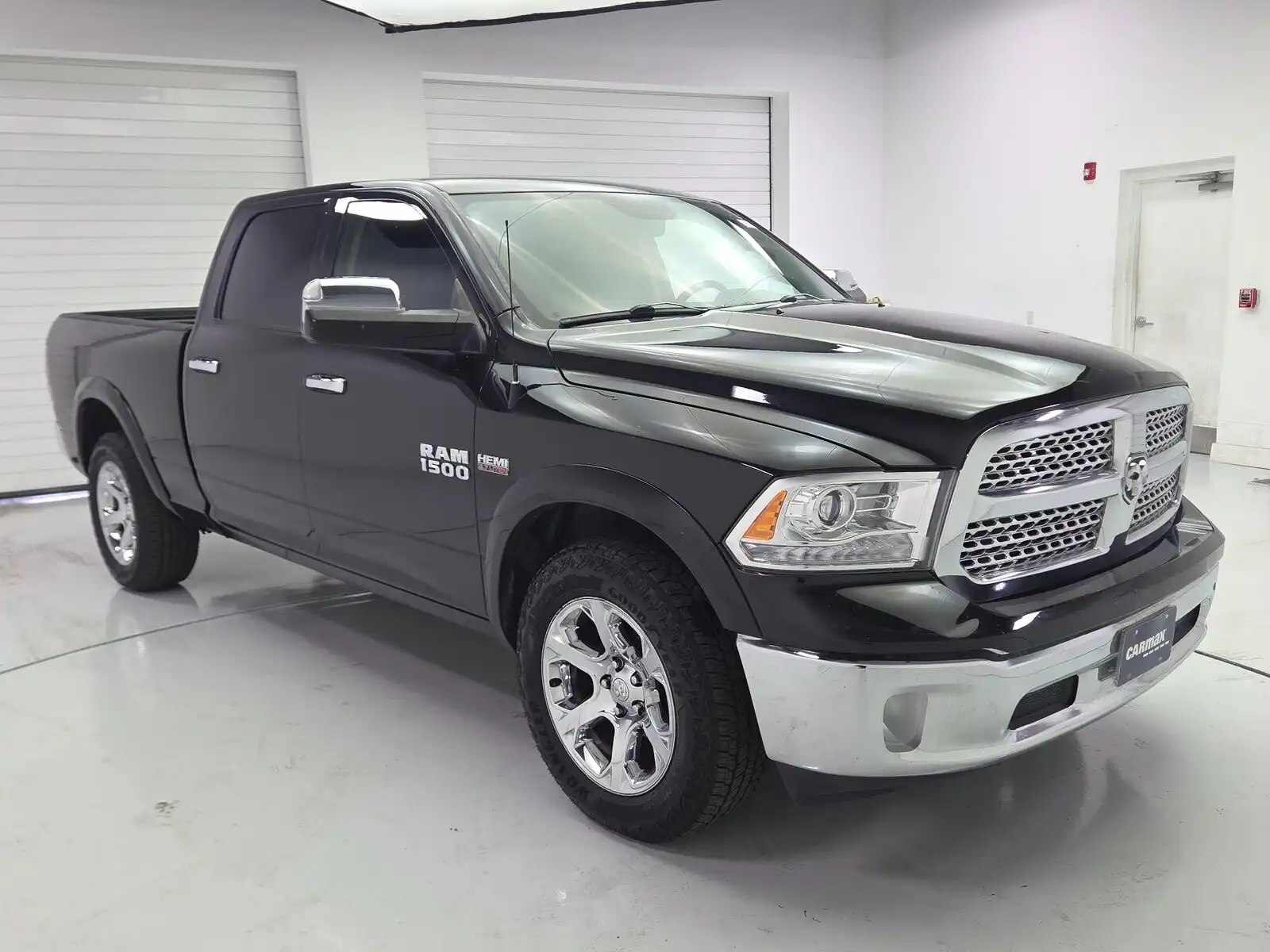 2018 RAM 1500 Laramie 4WD Crew Cab 6'4's photo