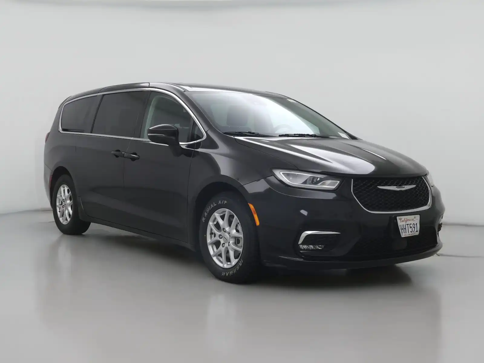 2023 Chrysler Pacifica Touring L's photo