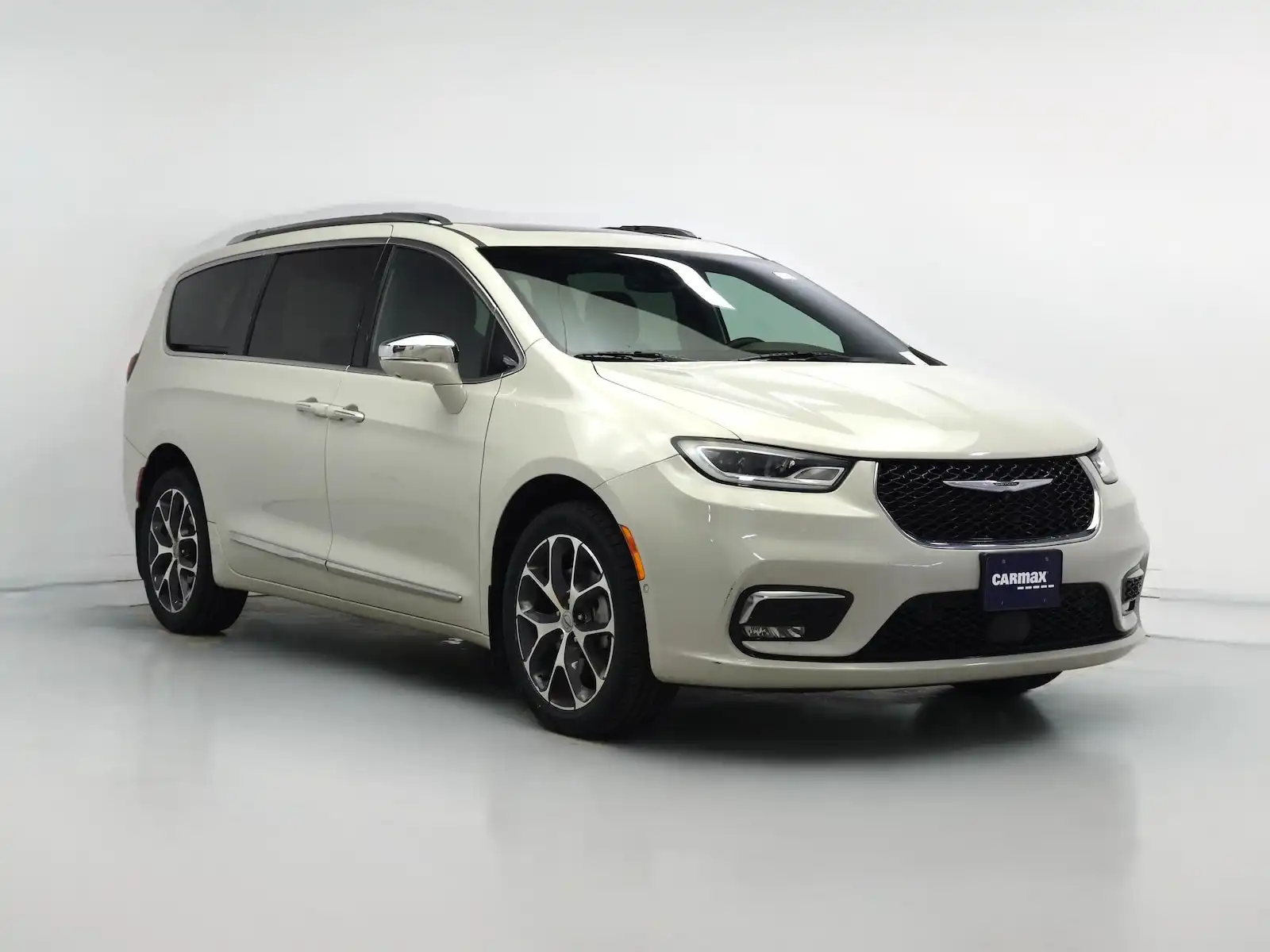 2021 Chrysler Pacifica Limited's photo