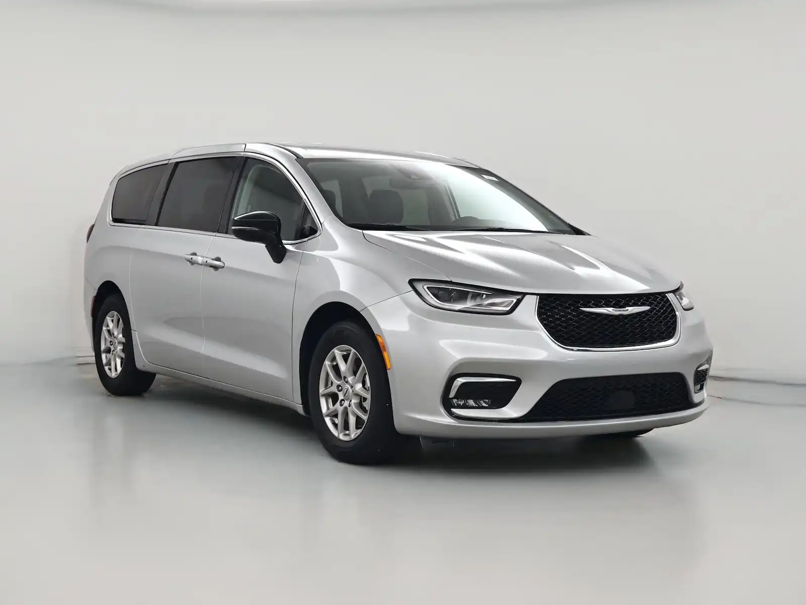 2024 Chrysler Pacifica Touring L's photo