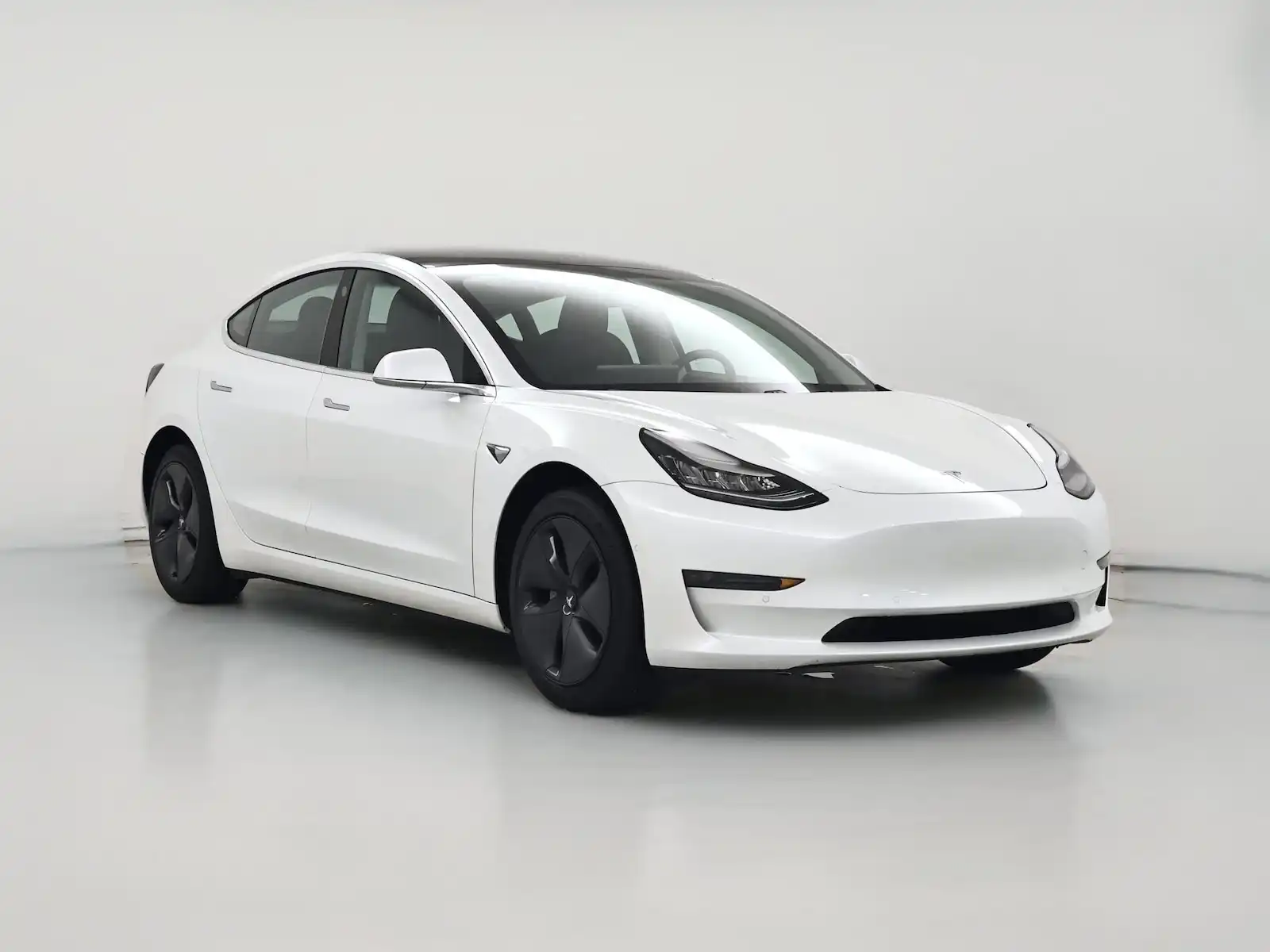 2020 Tesla Model 3 Standard Range Plus's photo