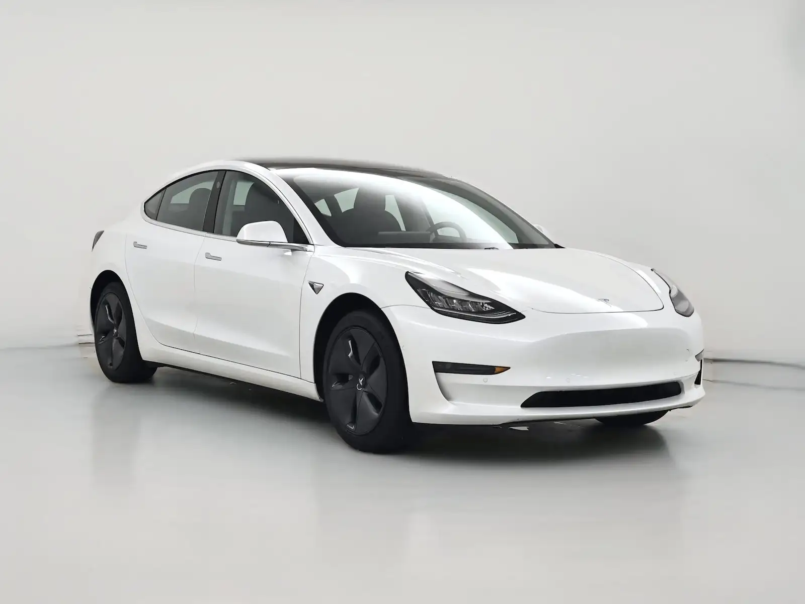 2020 Tesla Model 3 Standard Range Plus's photo