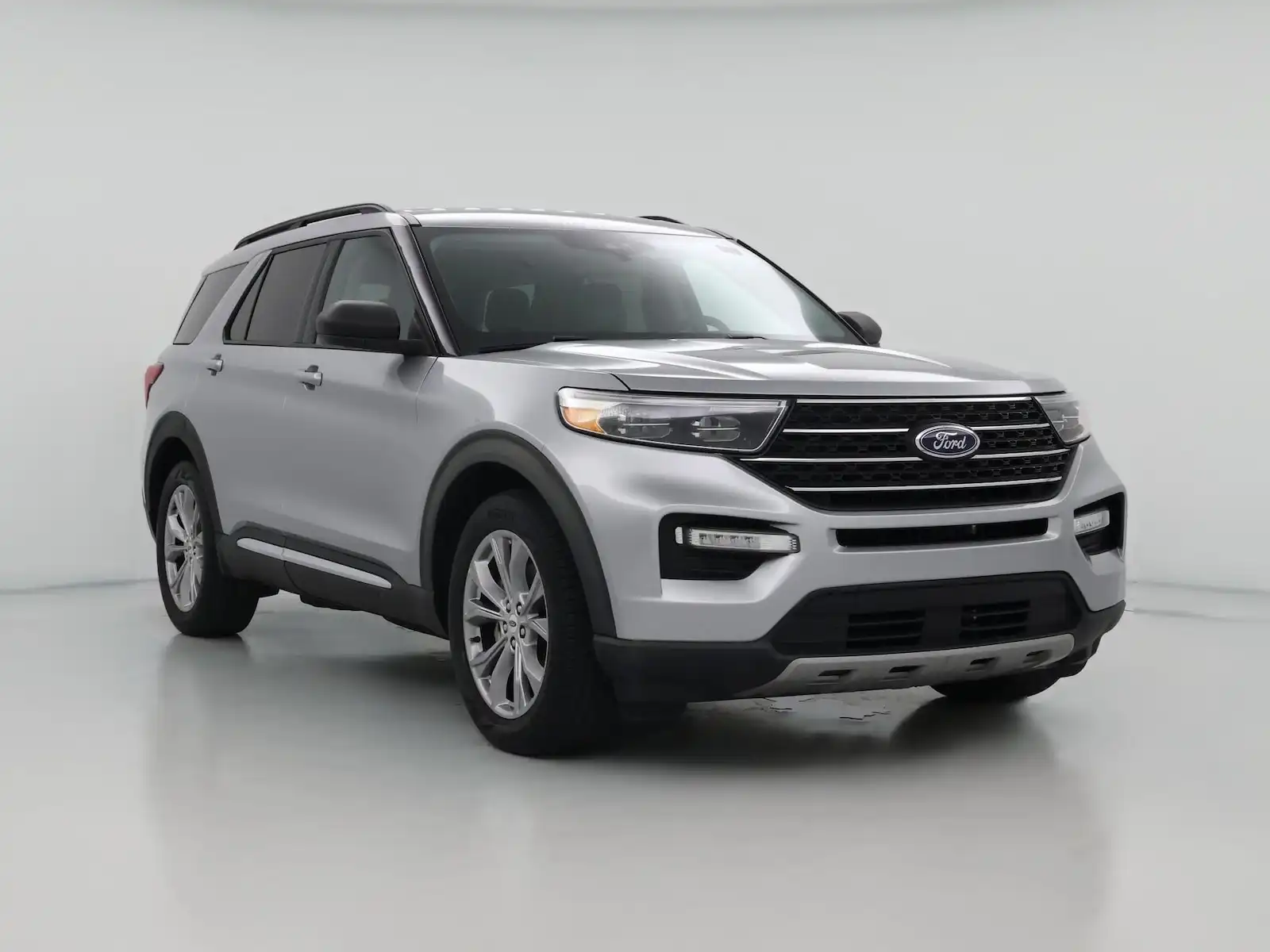2023 Ford Explorer XLT RWD's photo