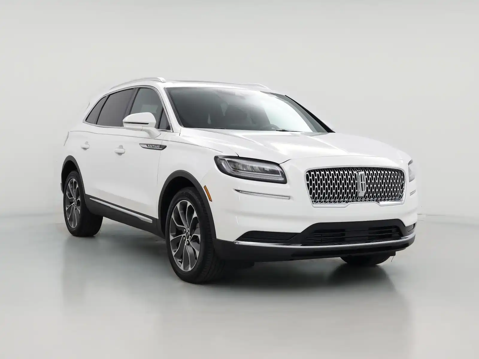 2023 Lincoln Nautilus Reserve FWD's photo