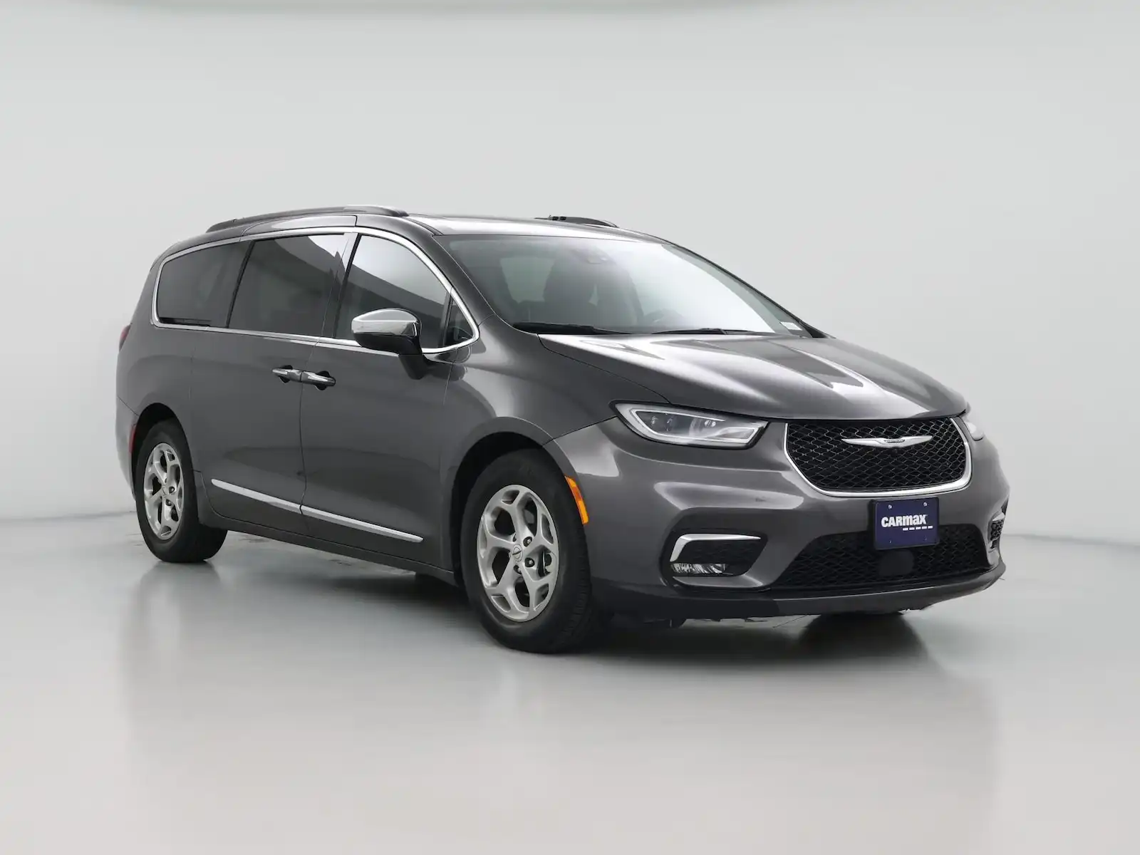 2023 Chrysler Pacifica Limited's photo