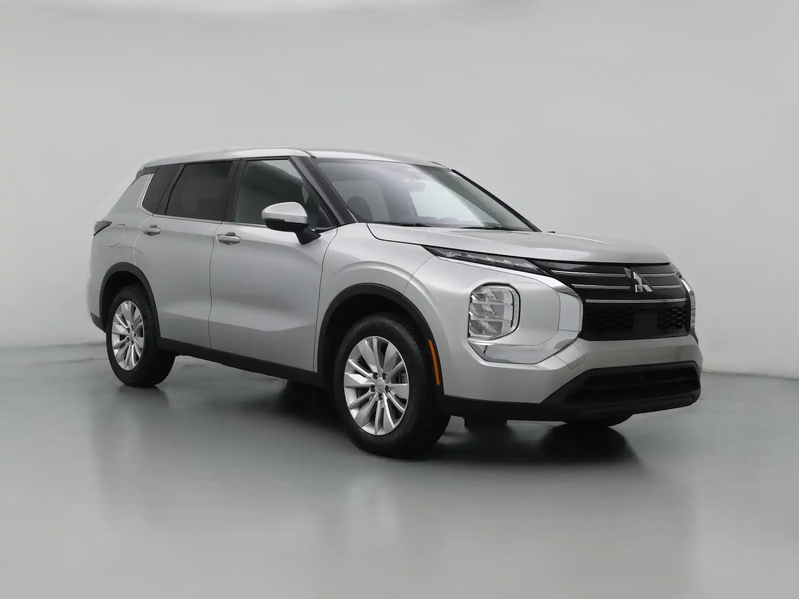2025 Mitsubishi Outlander ES FWD's photo