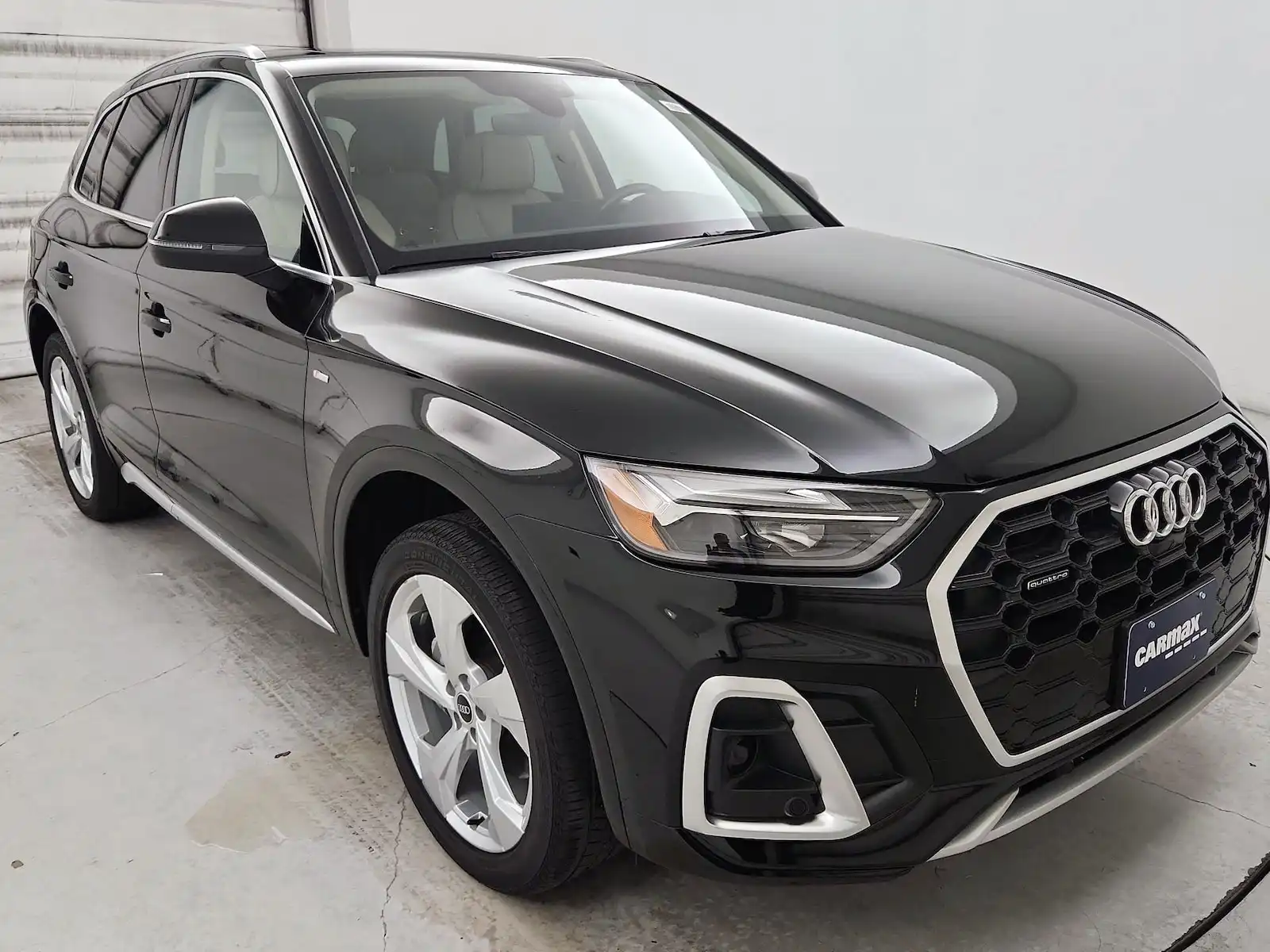 2023 Audi Q5 45 Premium Plus's photo