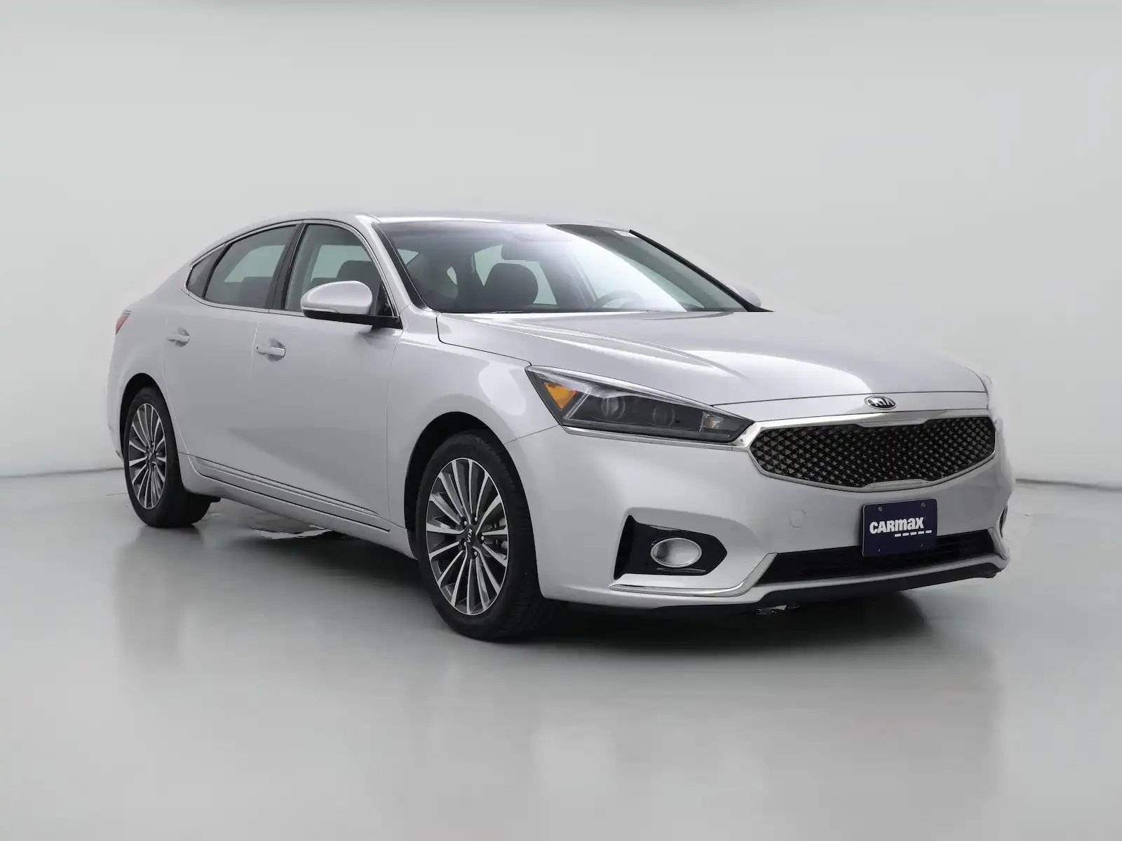 2018 Kia Cadenza Premium's photo