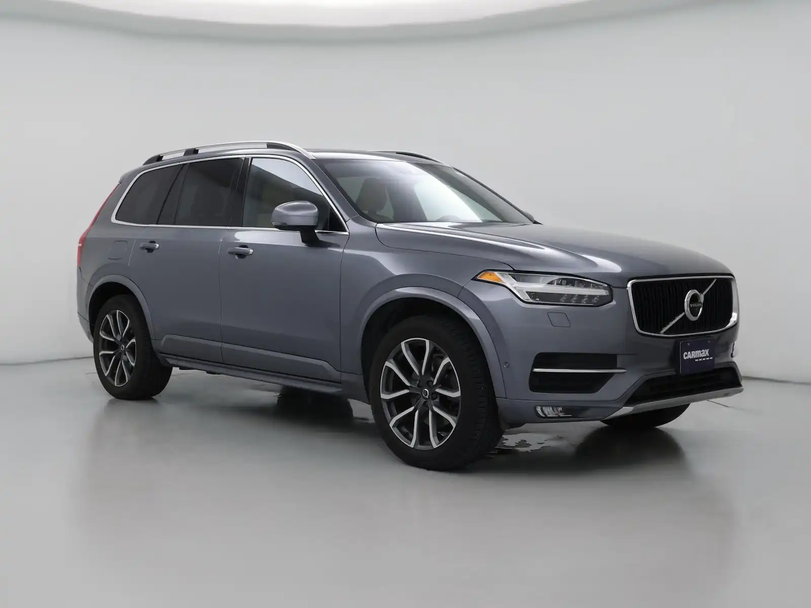 2018 Volvo XC90 T6 AWD Momentum's photo