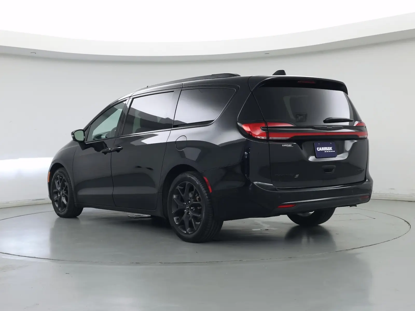 2023 Chrysler Pacifica Limited photo 3