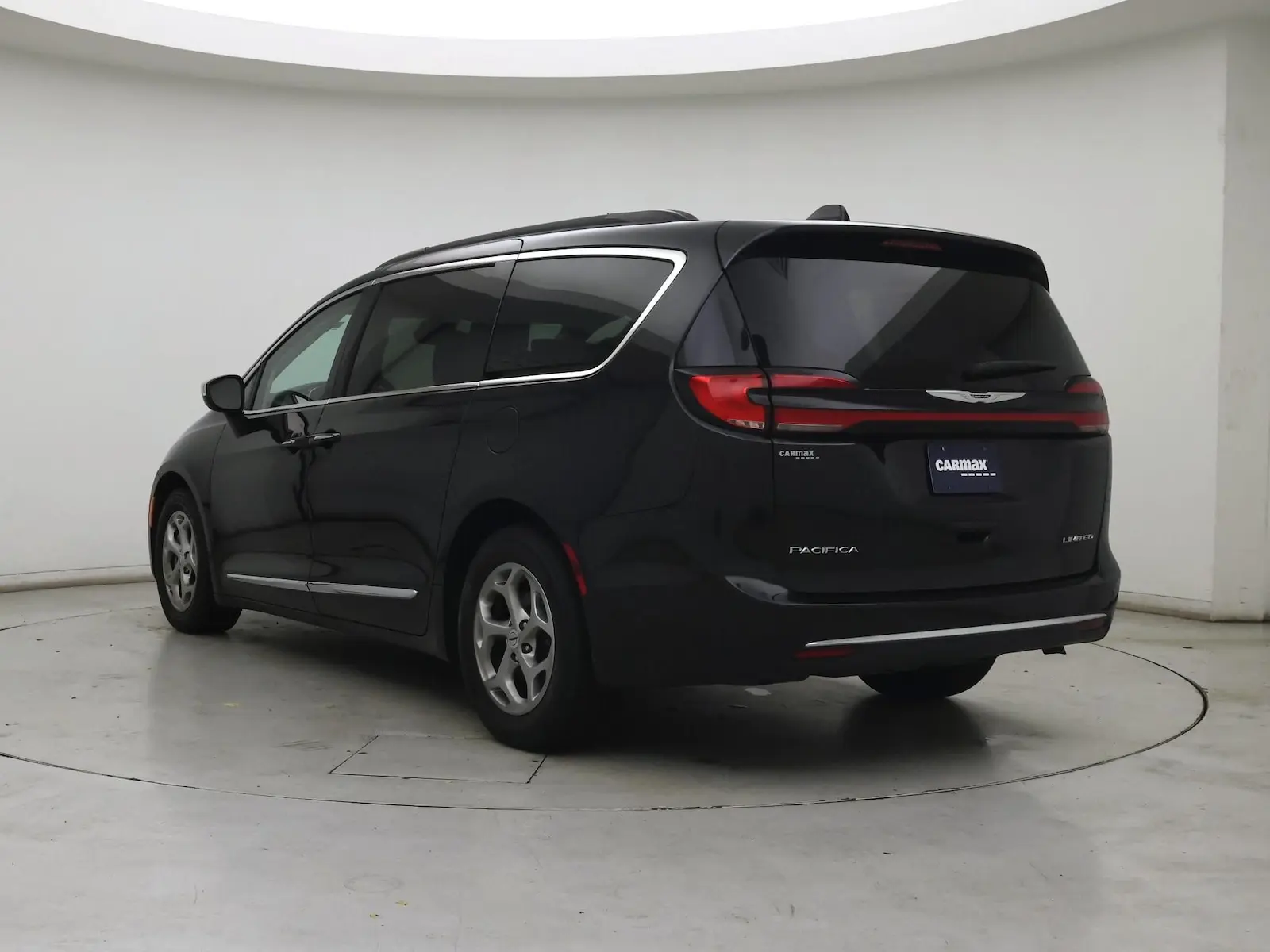 2023 Chrysler Pacifica Limited photo 3