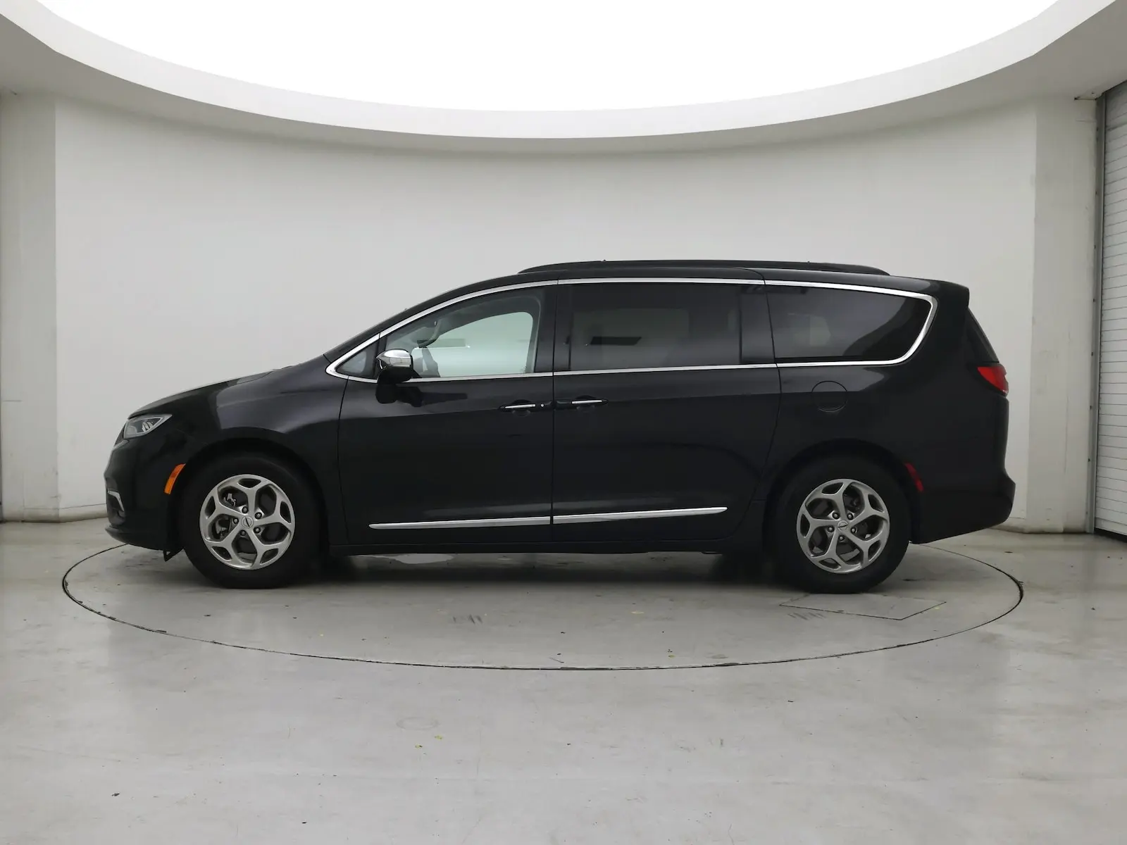 2023 Chrysler Pacifica Limited photo 4