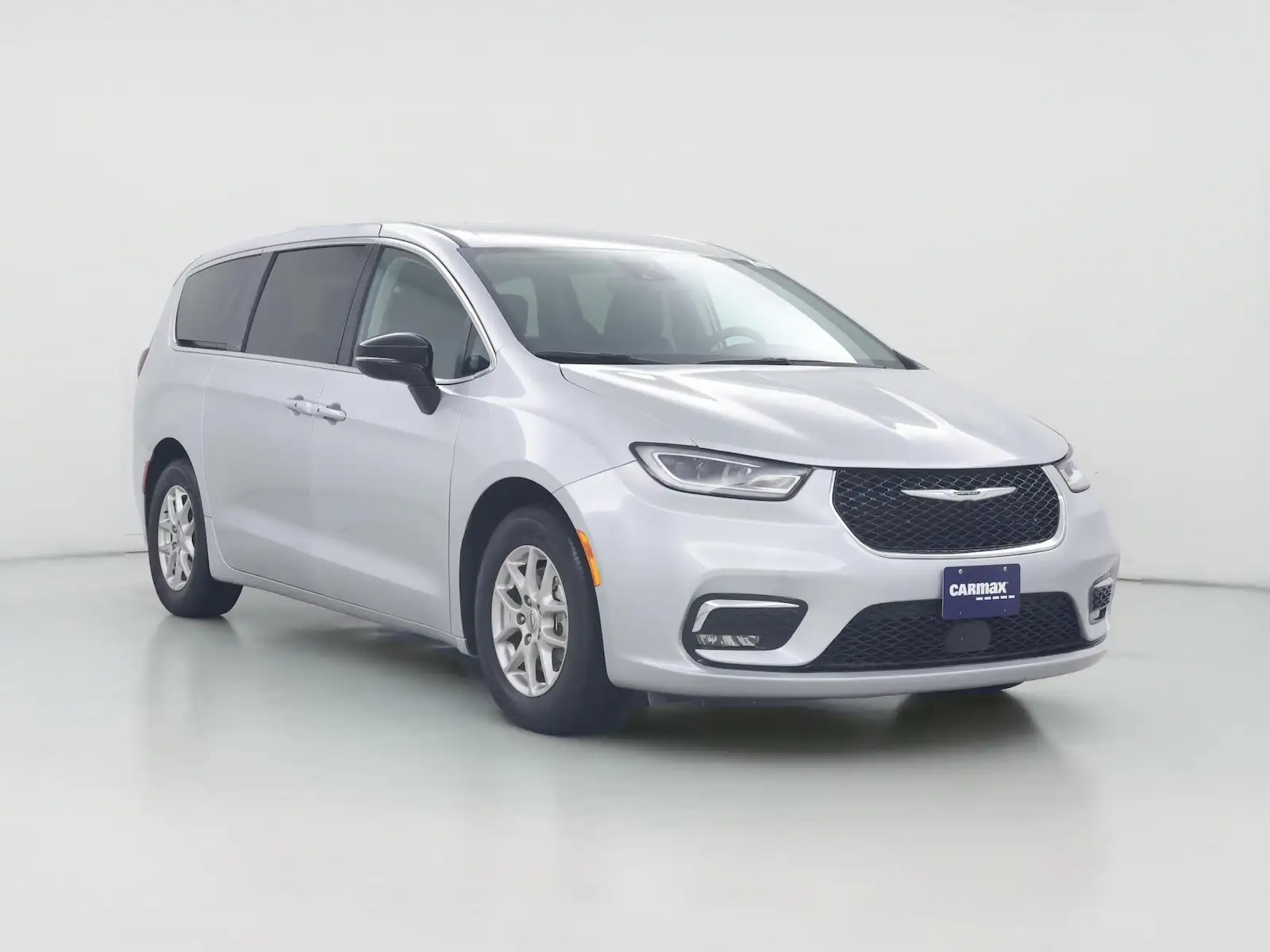 2024 Chrysler Pacifica Touring L's photo