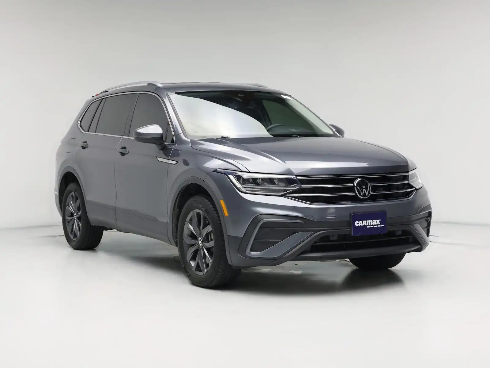 2022 Volkswagen Tiguan 2.0T SE's photo