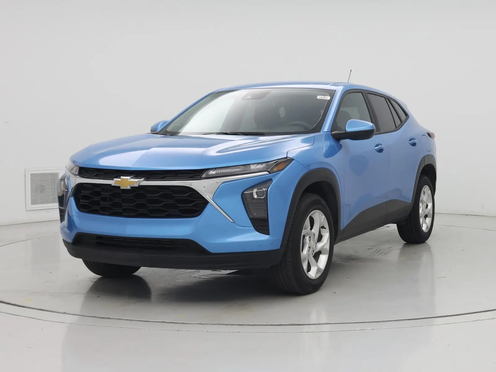 2025 Chevrolet Trax LS photo 5