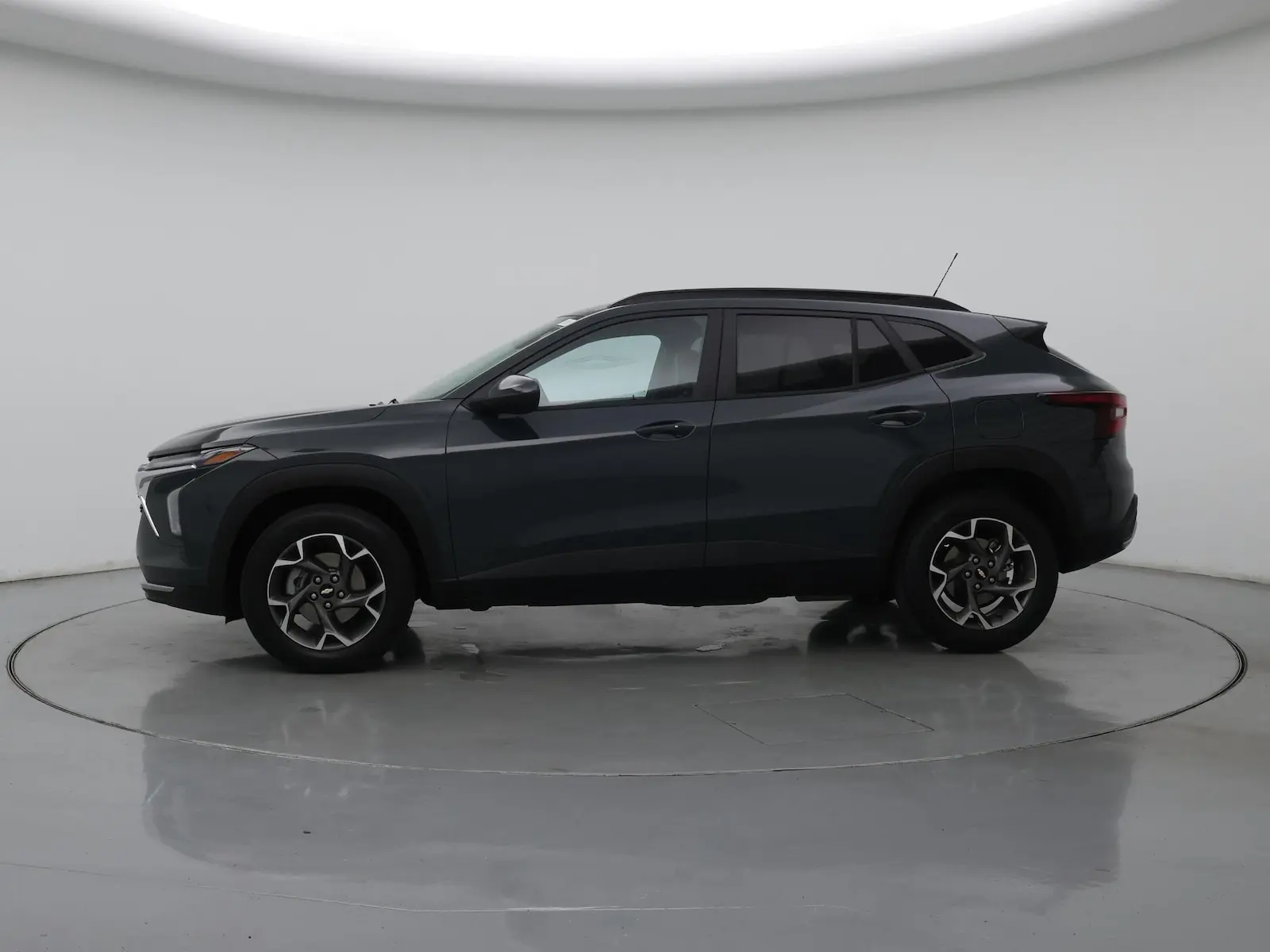 2025 Chevrolet Trax LT photo 4