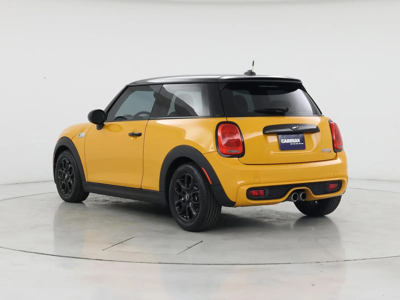 2015 MINI Cooper S photo 3